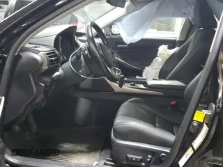 2018 Lexus IS 300 z VIN JTHBA1D27J5062795, wystawiony jako Copart lot #57393965 z przebiegiem 44 532 mil mil oraz Szkoda całkowita • Salvage title. Historia ofert i sprzedaży dostępna na DreamBid. Obrazek 7.