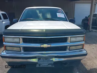 1997 Chevrolet Suburban with VIN 3GNFK16R2VG141730, listed as a IAAI auction lot 42208327 with 158,448 mi miles and . Bid and sale history available at DreamBid. Image 6.