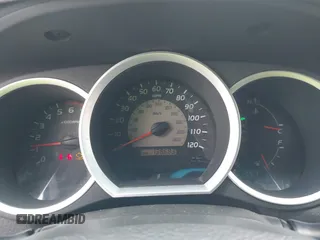 2007 Toyota Tacoma PreRunner z VIN 3TMJU62N37M033683, wystawiony jako IAAI lot #42383346 z przebiegiem 138 683 mil mil oraz . Historia ofert i sprzedaży dostępna na DreamBid. Obrazek 7.