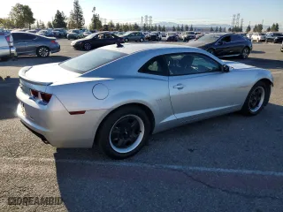 2013 Chevrolet Camaro LS with VIN 2G1FE1E35D9131403, listed as a Copart auction lot 88745585 with 82,530 mi miles and Salvage Title. Bid and sale history available at carsss.com. Image 3.
