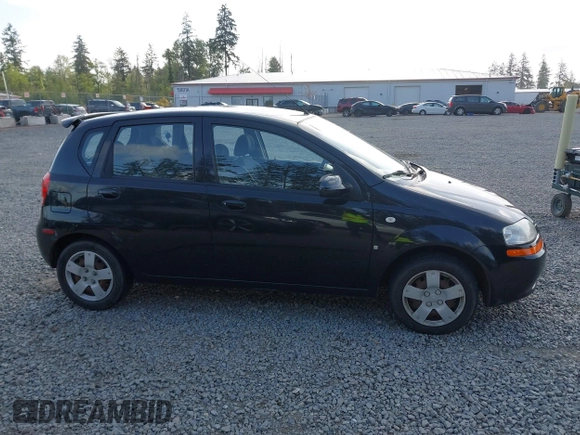 2007 Chevrolet Aveo LS z VIN KL1TD66697B739406, wystawiony jako IAAI lot #42254135 z przebiegiem 95 369 mil mil oraz . Historia ofert i sprzedaży dostępna na DreamBid. Obrazek 13.