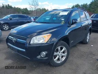 2011 Toyota RAV4 Ltd with VIN 2T3DF4DV0BW138388, listed as a IAAI auction lot 42062076 with 190,553 mi miles. Bid and sale history available at carsss.com. Image 17.