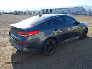 2020 Kia Optima LX z VIN 5XXGT4L3XLG392216, wystawiony jako IAAI lot #42047176 z przebiegiem 86 965 mil mil oraz . Historia ofert i sprzedaży dostępna na DreamBid. Obrazek 4.