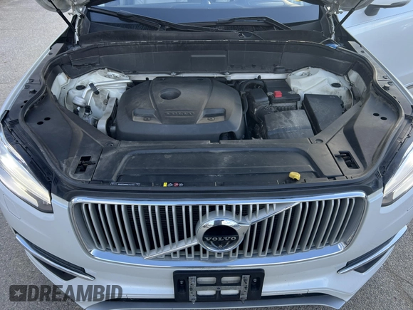 2016 Volvo XC90 T6 Inscription with VIN YV4A22PL4G1083914, listed as a IAAI auction lot 42019675 with 178,477 mi miles. Bid and sale history available at carsss.com. Image 9.