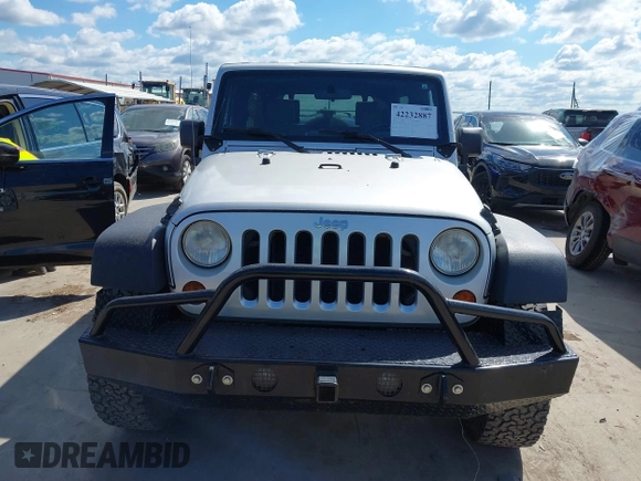2008 Jeep Wrangler Unlimited Rubicon with VIN 1J4GA69178L550598, listed as a IAAI auction lot 42232887 with 99,637 mi miles and . Bid and sale history available at carsss.com. Image 12.