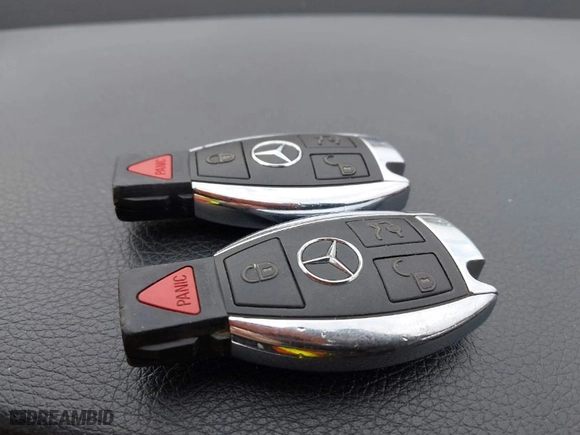 2013 Mercedes-Benz C-Class C 300 Sport with VIN WDDGF8AB5DR259585, listed as a IAAI auction lot 42019712 with 98,718 mi miles. Bid and sale history available at carsss.com. Image 11.