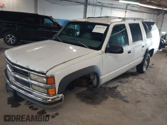 1997 Chevrolet Suburban with VIN 3GNGK26R2VG154004, listed as a IAAI auction lot 42255578 with 213,345 mi miles and . Bid and sale history available at DreamBid. Image 2.