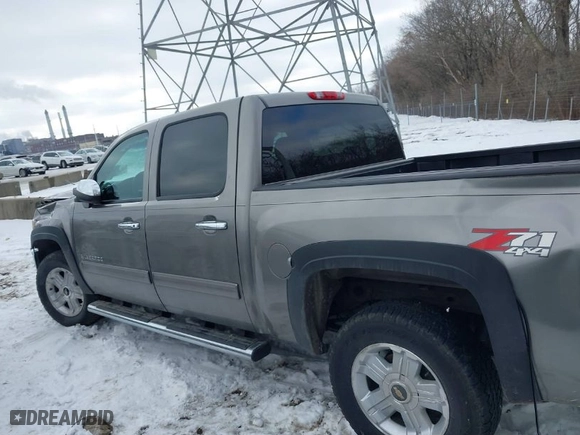 2012 Chevrolet Silverado 1500 LT with VIN 1GCPKSE71CF189169, listed as a IAAI auction lot 41337372 with 106,570 mi miles. Bid and sale history available at carsss.com. Image 14.