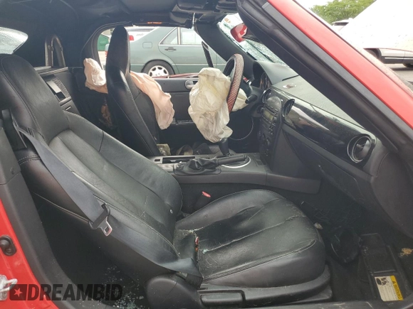 2006 Mazda MX-5 Miata Grand Touring with VIN JM1NC25F260102320, listed as a Copart auction lot 63183595 with 205,383 mi miles and Salvage title. Bid and sale history available at DreamBid. Image 7.