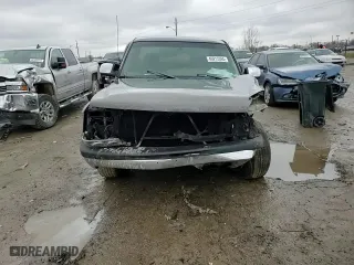 2001 Chevrolet Silverado 1500 with VIN 2GCEC19W411304593, listed as a Copart auction lot 40913394 with 167,931 mi miles and Non Repairable. Bid and sale history available at carsss.com. Image 11.