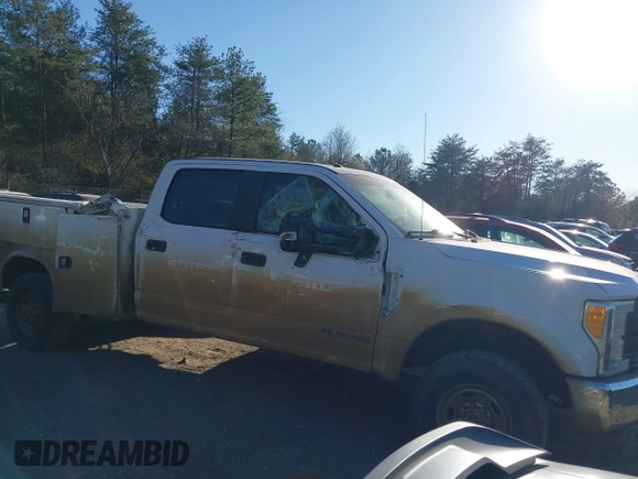 2017 Ford F-250 z VIN 1FD7W2BT0HEE98873, wystawiony jako IAAI lot #41541765 z przebiegiem 167 276 mil mil oraz . Historia ofert i sprzedaży dostępna na DreamBid. Obrazek 6.