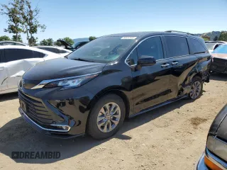 2022 Toyota Sienna XLE z VIN 5TDJRKECXNS095020, wystawiony jako Copart lot #58532445 z przebiegiem 33 154 mil mil oraz Szkoda całkowita • Salvage title. Historia ofert i sprzedaży dostępna na DreamBid. Obrazek 1.