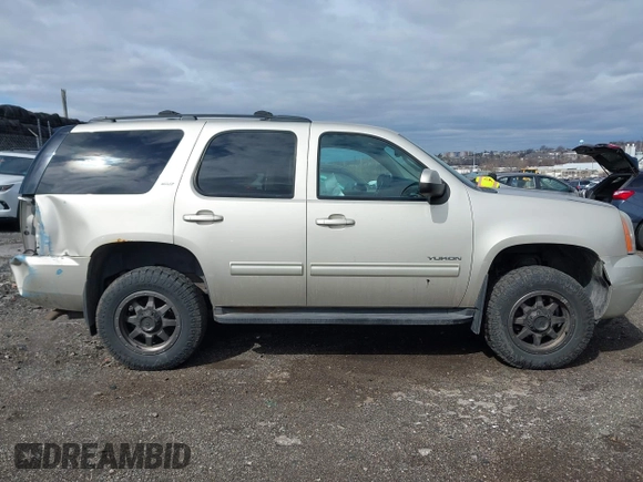 2013 GMC Yukon SLT with VIN 1GKS2CE03DR132642, listed as a IAAI auction lot 41736858 with 1 mi miles. Bid and sale history available at carsss.com. Image 12.