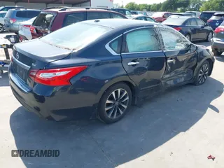 2016 Nissan Altima SR with VIN 1N4AL3APXGC287063, listed as a IAAI auction lot 42262201 with 116,233 mi miles and . Bid and sale history available at DreamBid. Image 4.