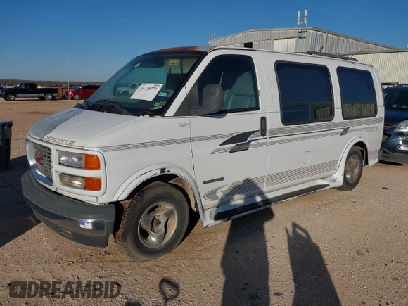 1998 GMC Savana Cargo Van YF7 with VIN 1GDFG15R3W1106752, listed as a IAAI auction lot 41728371 with 272,766 mi miles. Bid and sale history available at carsss.com. Image 2.