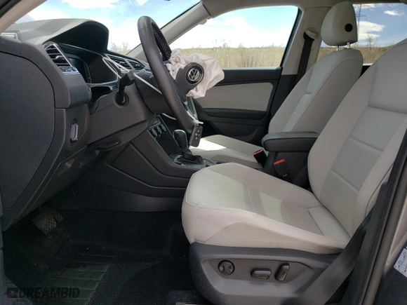 2021 Volkswagen Tiguan SE with VIN 3VV2B7AX0MM082811, listed as a Copart auction lot 50584035 with 6,598 mi miles and Salvage Title. Bid and sale history available at carsss.com. Image 7.