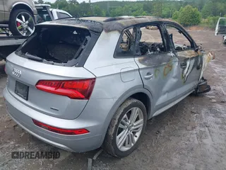 2019 Audi Q5 Premium Plus with VIN WA1BNAFYXK2082219, listed as a IAAI auction lot 42162508 with Not provided miles and . Bid and sale history available at DreamBid. Image 4.