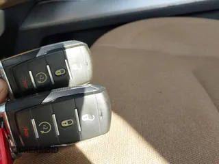 2019 Ram 1500 Big Horn z VIN 1C6RREFT6KN522317, wystawiony jako IAAI lot #41483697 z przebiegiem Nie podano mil oraz . Historia ofert i sprzedaży dostępna na DreamBid. Obrazek 11.