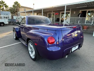2004 Chevrolet SSR LS z VIN 1GCES14PX4B112618, wystawiony jako Copart lot #86660944 z przebiegiem 115 902 mil mil oraz Czysty tytuł • Clean title. Historia ofert i sprzedaży dostępna na DreamBid. Obrazek 3.