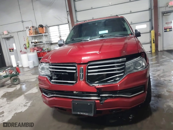 2015 Lincoln Navigator with VIN 5LMJJ2JT5FEJ11296, listed as a IAAI auction lot 41233028 with 189,509 mi miles. Bid and sale history available at carsss.com. Image 6.
