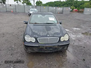 2007 Mercedes-Benz C 280 Luxury z VIN WDBRF92H07F920830, wystawiony jako IAAI lot #42471033 z przebiegiem 152 640 mil mil oraz . Historia ofert i sprzedaży dostępna na DreamBid. Obrazek 6.