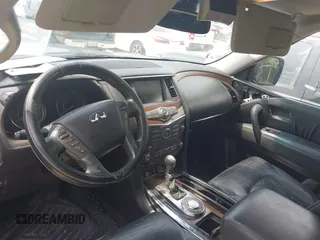 2011 Infiniti QX56 7-passenger z VIN JN8AZ2NF0B9501542, wystawiony jako IAAI lot #42264247 z przebiegiem 203 148 mil mil oraz . Historia ofert i sprzedaży dostępna na DreamBid. Obrazek 18.