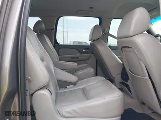 2007 Chevrolet Suburban LT with VIN 3GNFC16J77G114677, listed as a IAAI auction lot 41560052 with 1 mi miles. Bid and sale history available at carsss.com. Image 8.
