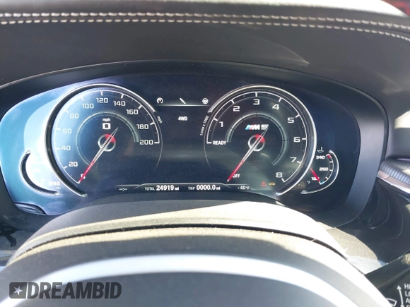 2019 BMW M5 z VIN WBSJF0C55KB284980, wystawiony jako IAAI lot #39406520 z przebiegiem 24 919 mil mil oraz . Historia ofert i sprzedaży dostępna na DreamBid. Obrazek 7.