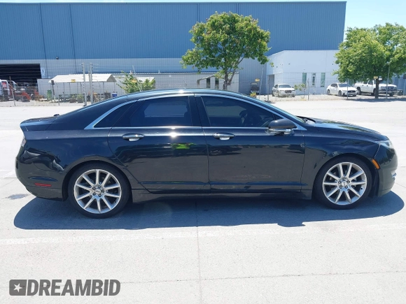 2015 Lincoln MKZ Hybrid z VIN 3LN6L2LU2FR614175, wystawiony jako IAAI lot #42381184 z przebiegiem 221 943 mil mil oraz . Historia ofert i sprzedaży dostępna na DreamBid. Obrazek 13.