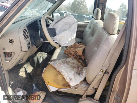 1996 Chevrolet Silverado 1500 with VIN 1GCEC14W6TZ165097, listed as a Copart auction lot 48853555 with 205,981 mi miles and Salvage Title. Bid and sale history available at DreamBid. Image 7.