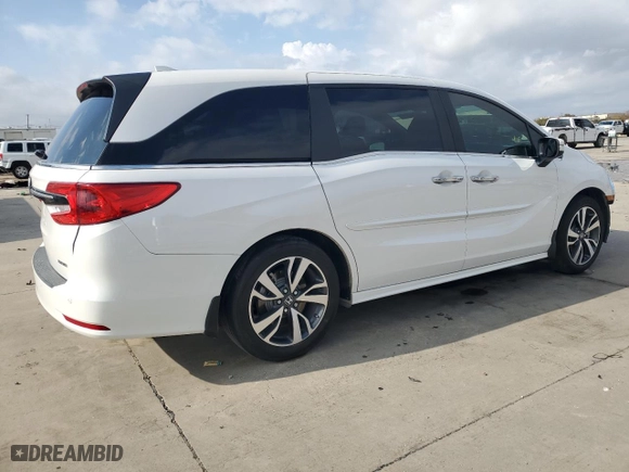 2024 Honda Odyssey Touring with VIN 5FNRL6H85RB003180, listed as a Copart auction lot 84537254 with 14,701 mi miles and Clean Title. Bid and sale history available at carsss.com. Image 3.
