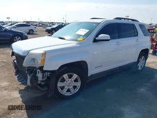 2015 GMC Terrain SLT z VIN 2GKALSEKXF6303261, wystawiony jako IAAI lot #41587386 z przebiegiem 132 260 mil mil oraz . Historia ofert i sprzedaży dostępna na DreamBid. Obrazek 18.