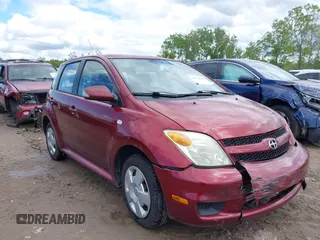 2006 Scion xA z VIN JTKKT604560165615, wystawiony jako IAAI lot #42330040 z przebiegiem 133 801 mil mil oraz . Historia ofert i sprzedaży dostępna na DreamBid. Obrazek 1.
