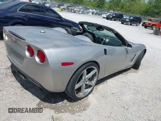 2005 Chevrolet Corvette with VIN 1G1YY34U055128686, listed as a IAAI auction lot 42035318 with 1 mi miles. Bid and sale history available at carsss.com. Image 4.