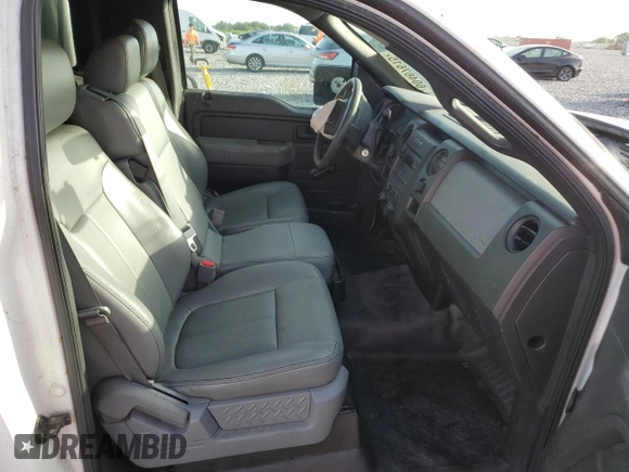 2013 Ford F-150 XL z VIN 1FTMF1CM0DFB92334, wystawiony jako Copart lot #60467615 z przebiegiem Nie podano mil oraz Szkoda całkowita • Salvage title. Historia ofert i sprzedaży dostępna na DreamBid. Obrazek 10.