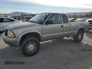 1999 GMC Sonoma SLS w/1SJ Pkg with VIN 1GTCT19W2X8516874, listed as a Copart auction lot 85501674 with 158,205 mi miles and Salvage Title. Bid and sale history available at carsss.com. Image 1.