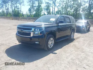 2017 Chevrolet Tahoe LT z VIN 1GNSCBKC8HR304002, wystawiony jako IAAI lot #42161530 z przebiegiem 133 891 mil mil oraz . Historia ofert i sprzedaży dostępna na DreamBid. Obrazek 2.