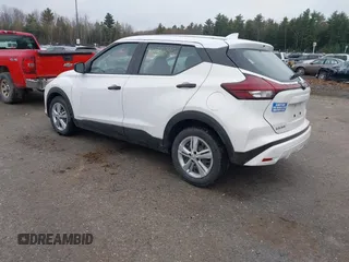 2022 Nissan Kicks S with VIN 3N1CP5BV5NL506726, listed as a IAAI auction lot 42175896 with 40,876 mi miles. Bid and sale history available at carsss.com. Image 3.