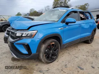 2022 Volkswagen Taos SE z VIN 3VVLX7B27NM062985, wystawiony jako Copart lot #51644395 z przebiegiem 41 883 mil mil oraz Szkody całkowita. Historia ofert i sprzedaży dostępna na DreamBid. Obrazek 1.