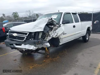 2007 Chevrolet Silverado 2500HD Classic LT3 with VIN 1GCHK29DX7E111151, listed as a IAAI auction lot 41586448 with 139,164 mi miles. Bid and sale history available at carsss.com. Image 2.