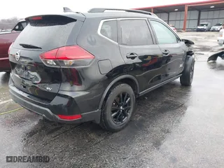 2017 Nissan Rogue SL with VIN 5N1AT2MT5HC770373, listed as a IAAI auction lot 41141381 with 117,950 mi miles. Bid and sale history available at carsss.com. Image 4.