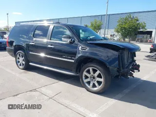 2010 Cadillac Escalade ESV Luxury z VIN 1GYUKHEF8AR201854, wystawiony jako IAAI lot #41937029 z przebiegiem 207 852 mil mil oraz . Historia ofert i sprzedaży dostępna na DreamBid. Obrazek 1.