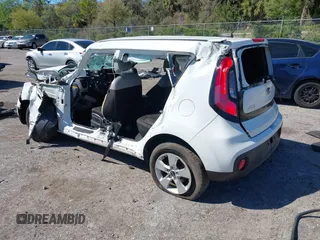 2018 Kia Soul with VIN KNDJN2A28J7583962, listed as a IAAI auction lot 41826688 with 1 mi miles. Bid and sale history available at carsss.com. Image 3.