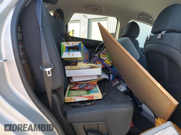 2019 Kia Sorento LX z VIN 5XYPG4A50KG463698, wystawiony jako Copart lot #50088435 z przebiegiem 68 787 mil mil oraz Szkoda całkowita • Salvage title. Historia ofert i sprzedaży dostępna na DreamBid. Obrazek 12.