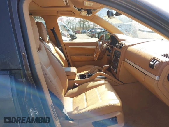 2010 Porsche Cayenne z VIN WP1AA2AP0ALA02855, wystawiony jako IAAI lot #38917556 z przebiegiem 86 881 mil mil oraz . Historia ofert i sprzedaży dostępna na DreamBid. Obrazek 5.