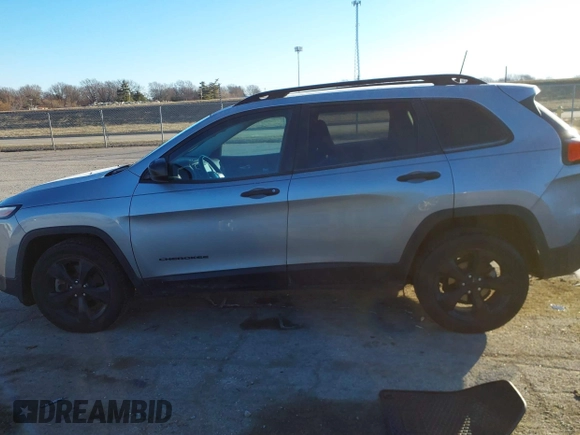 2017 Jeep Cherokee Altitude z VIN 1C4PJLAB3HW508050, wystawiony jako IAAI lot #41430524 z przebiegiem 120 819 mil mil oraz . Historia ofert i sprzedaży dostępna na DreamBid. Obrazek 14.