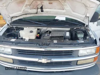 2002 Chevrolet Express with VIN 1GBFG15R021225474, listed as a IAAI auction lot 41770334 with 190,059 mi miles. Bid and sale history available at carsss.com. Image 10.