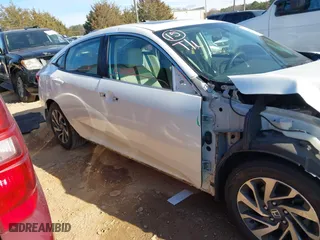 2017 Honda Civic Sedan EX with VIN 19XFC2F70HE020804, listed as a IAAI auction lot 41503623 with 88,328 mi miles. Bid and sale history available at carsss.com. Image 14.