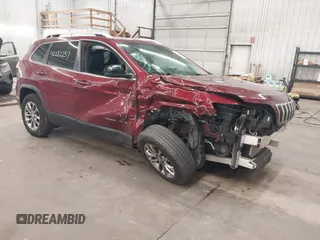 2019 Jeep Cherokee Latitude Plus z VIN 1C4PJMLBXKD118214, wystawiony jako IAAI lot #42282257 z przebiegiem 67 677 mil mil oraz . Historia ofert i sprzedaży dostępna na DreamBid. Obrazek 1.