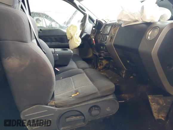 2004 Ford F-150 XLT with VIN 1FTPX14554NA04625, listed as a IAAI auction lot 42077134 with 338,871 mi miles and . Bid and sale history available at DreamBid. Image 5.